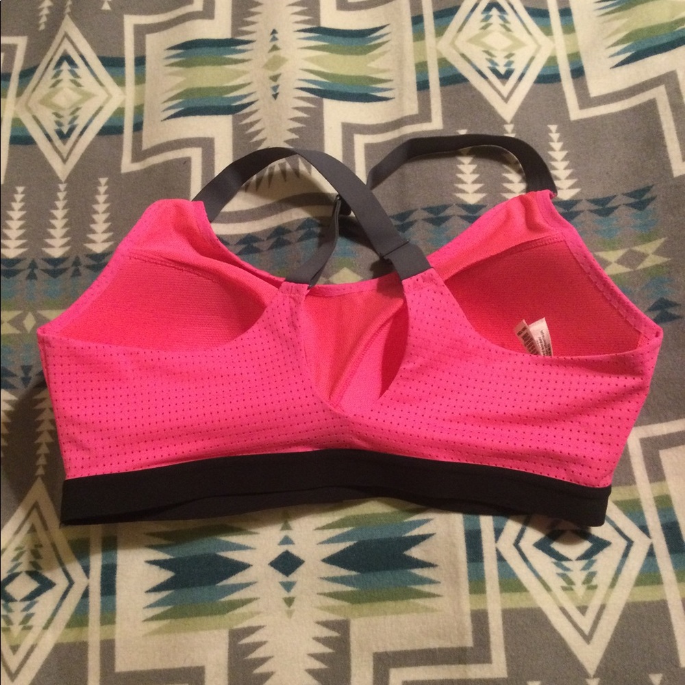 Victoria Sport Bra - Picture 2 of 4